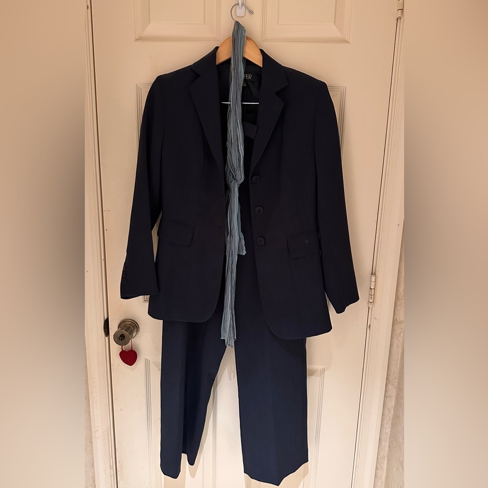 Kasper Navy Blue Petite Pant Suit 6P